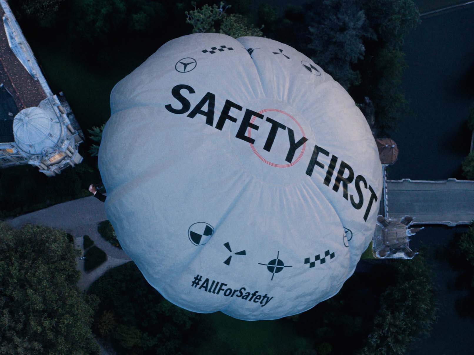 Seguridad | Lead in Intelligence | Mercedes-Benz Seguridad de Mercedes-Benz.