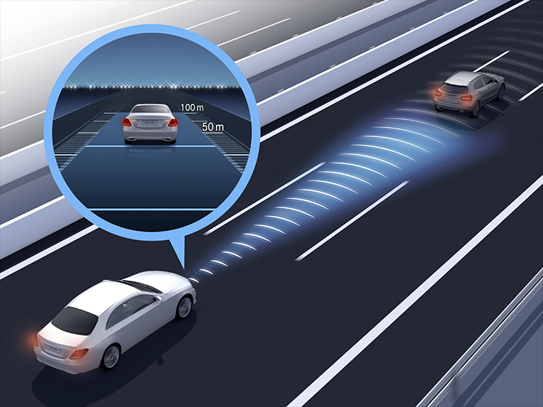 El asistente activo de distancia DISTRONIC en el cuadro de instrumentos de la Clase S de Mercedes-Benz. Asistente activo de distancia DISTRONIC | Mercedes-Benz