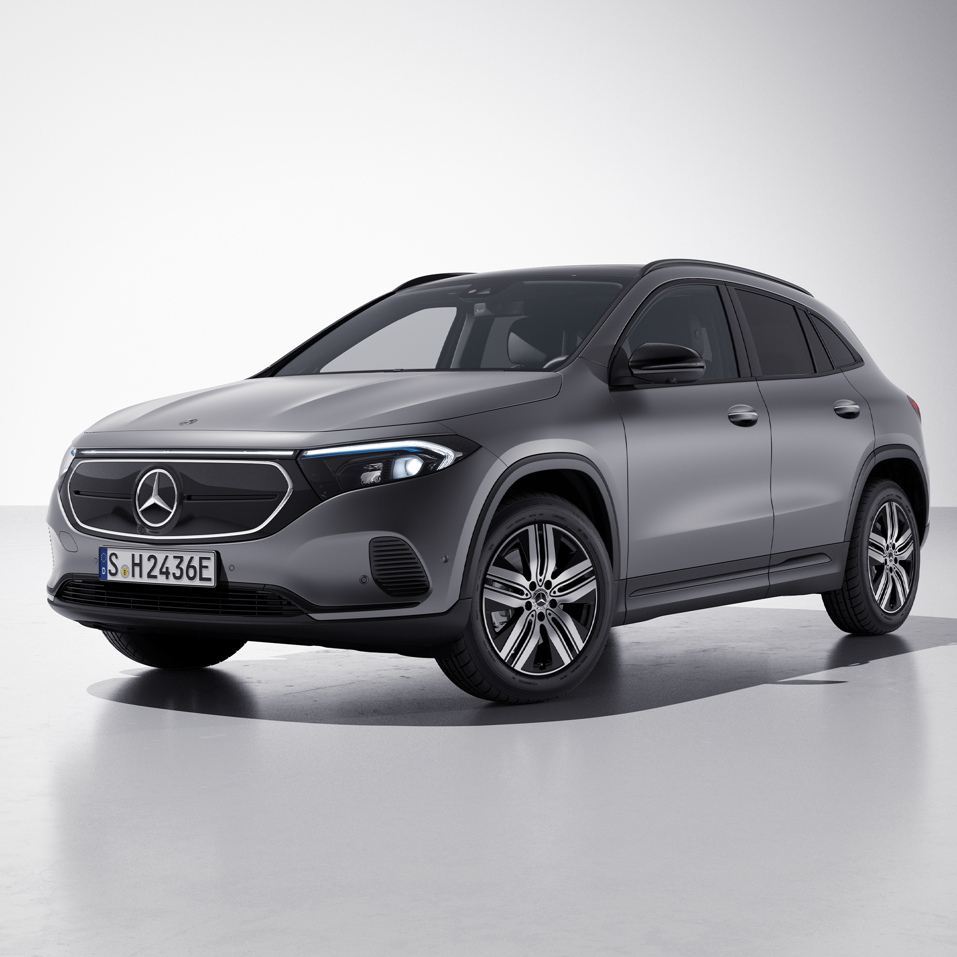 Paquete Night | EQA | Mercedes-Benz El paquete Night de EQA en el exterior.