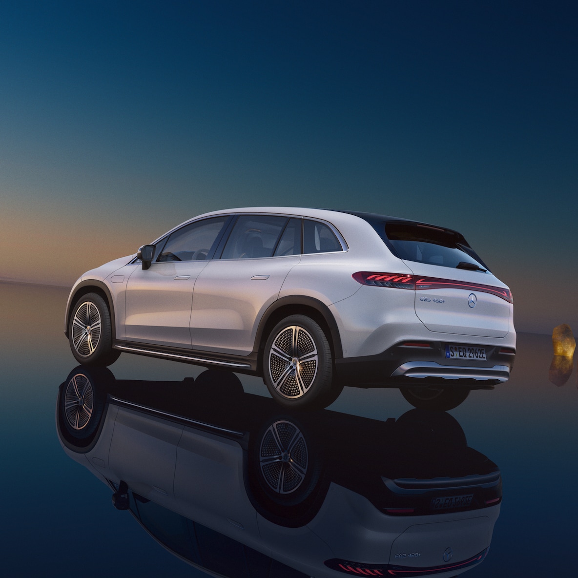 El Mercedes-Benz EQS SUV desde la perspectiva del conductor.