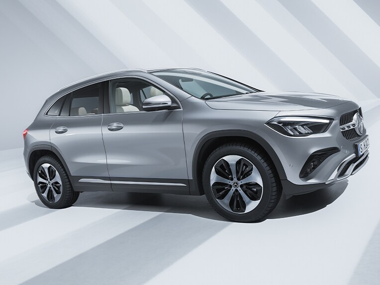 Vista frontal del Mercedes-Benz GLA.