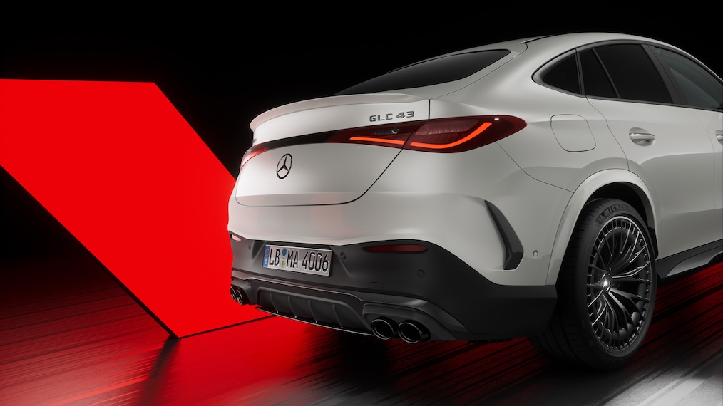 Vista lateral trasera del Mercedes-AMG GLC 63 S E PERFORMANCE Coupé.
