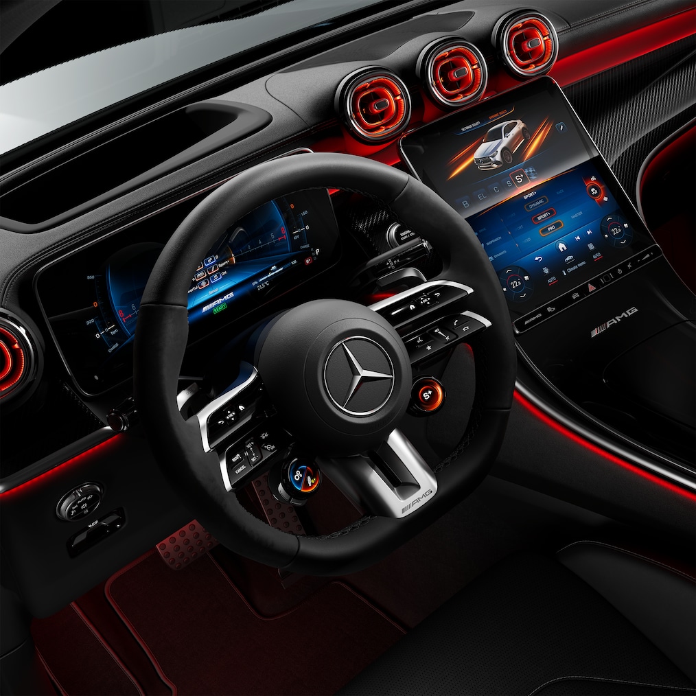 Primer plano del volante AMG Performance en un Mercedes-AMG GLC Coupé.