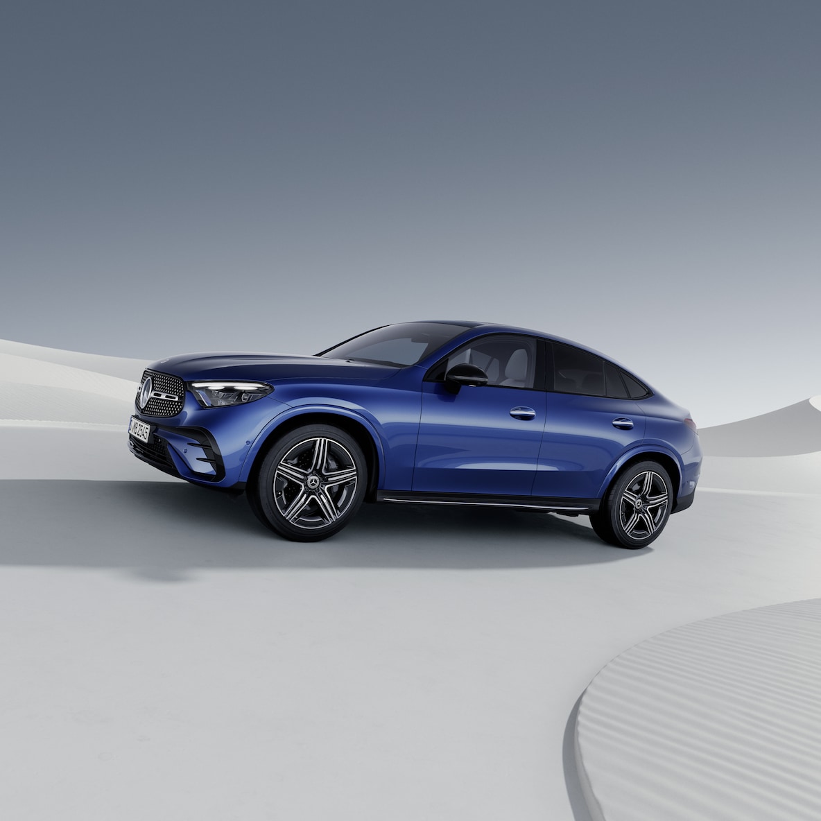 Escorzo frontal del Mercedes-Benz GLC Coupé.