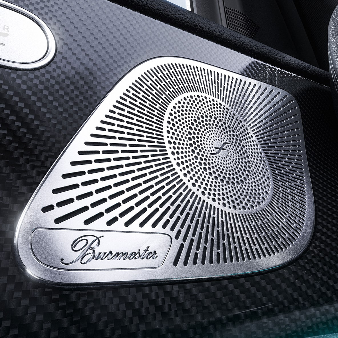 Los altavoces del sistema de sonido surround Burmester® en el Mercedes-Benz GLE.