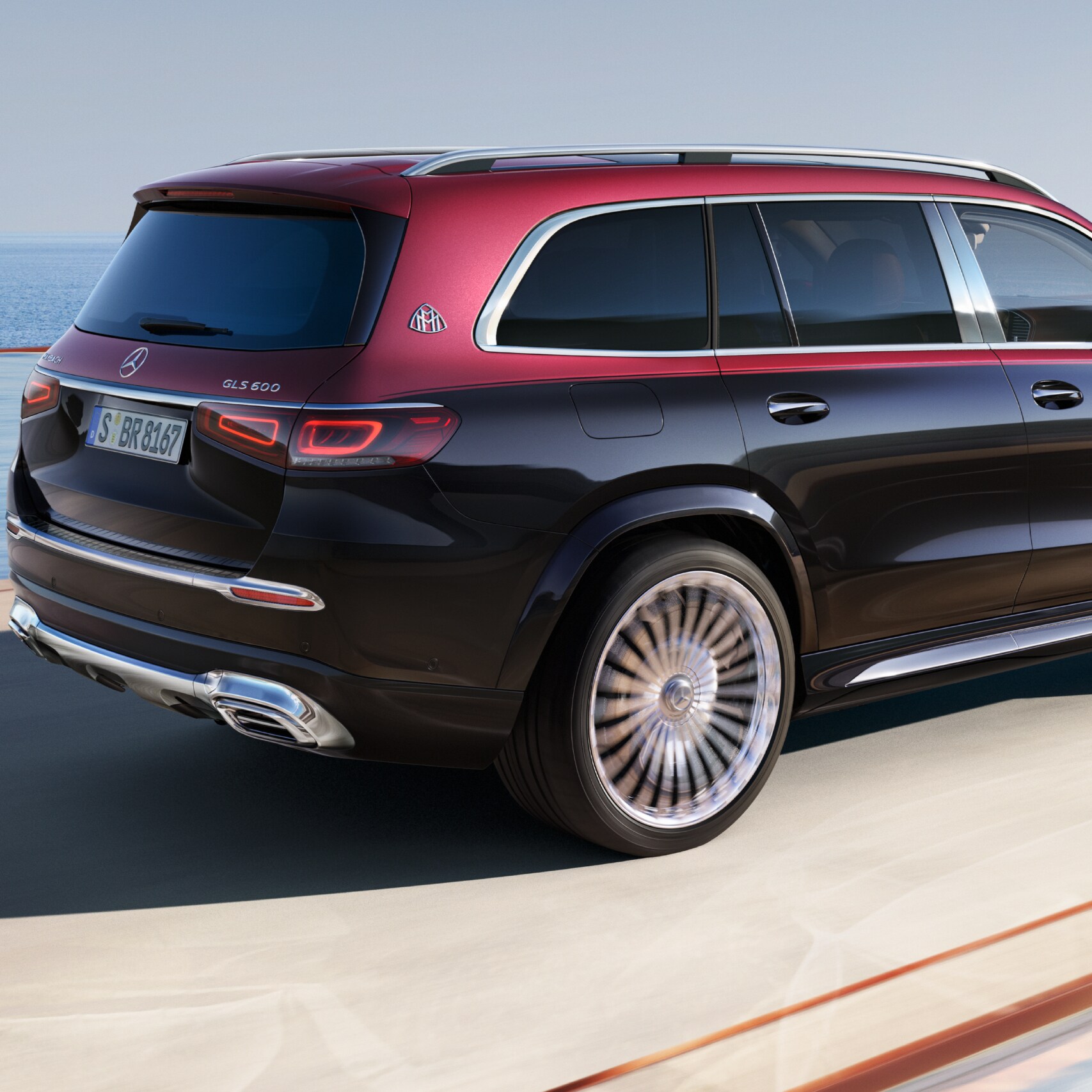 El Mercedes-Maybach GLS desde una perspectiva trasera.