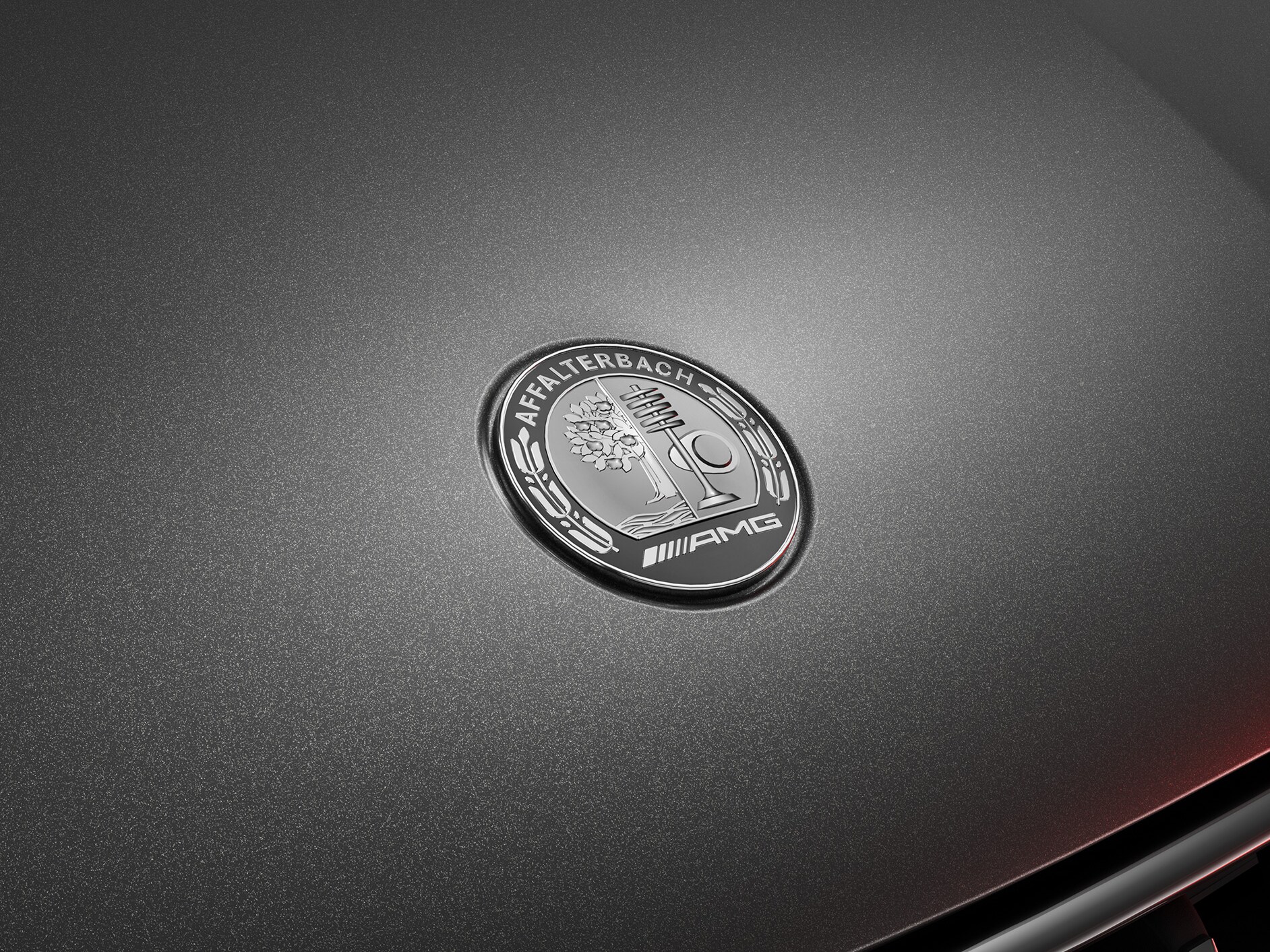 Vista lateral de un vehículo Mercedes-AMG.