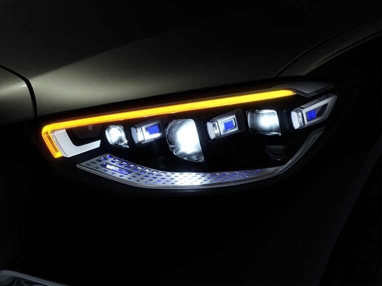 Un faro DIGITAL LIGHT de la Clase S Mercedes-Maybach.