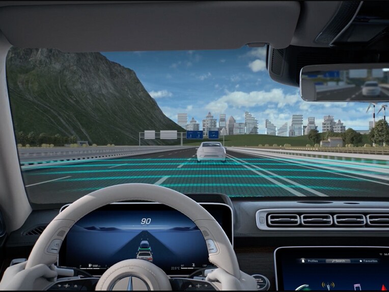 El modo de funcionamiento del asistente activo de distancia DISTRONIC de la Clase S Berlina de Mercedes-Benz.
