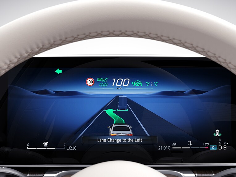El visualizador del conductor en la Clase S Berlina de Mercedes-Benz.