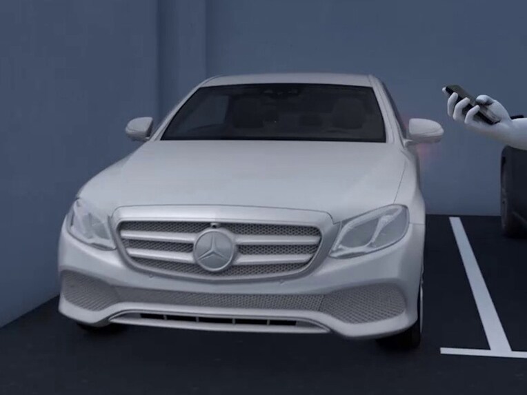 Gráfico del paquete de aparcamiento con funciones de aparcamiento a distancia de la Clase S Berlina de Mercedes-Benz.