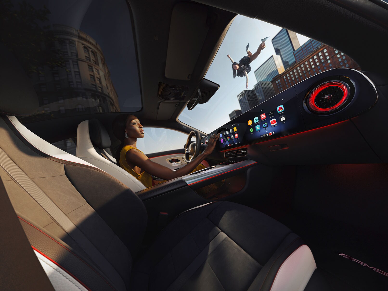 Interior de un coche de Mercedes-Benz.