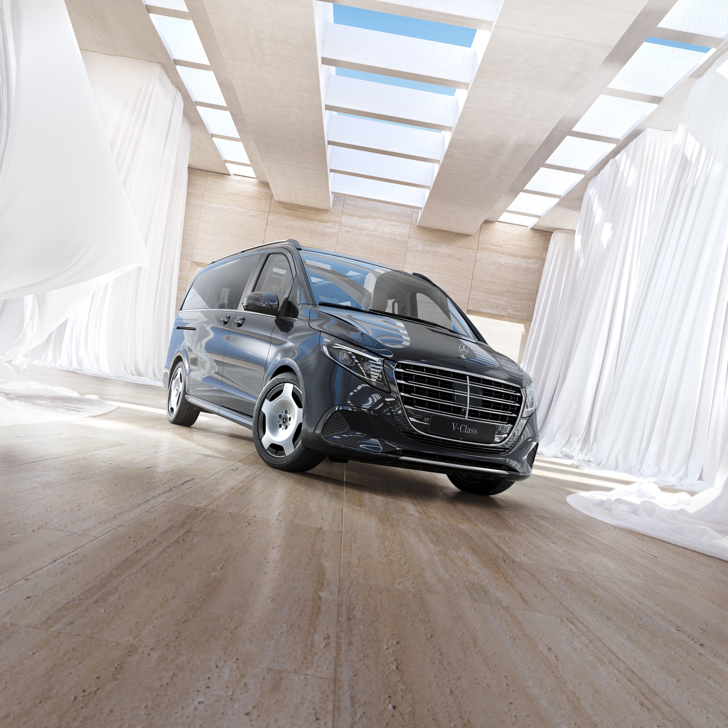 Clase V | Historia de los vehículos industriales | Mercedes-Benz Furgón de pasajeros Mercedes-Benz Clase V en un interior luminoso y moderno con claraboyas