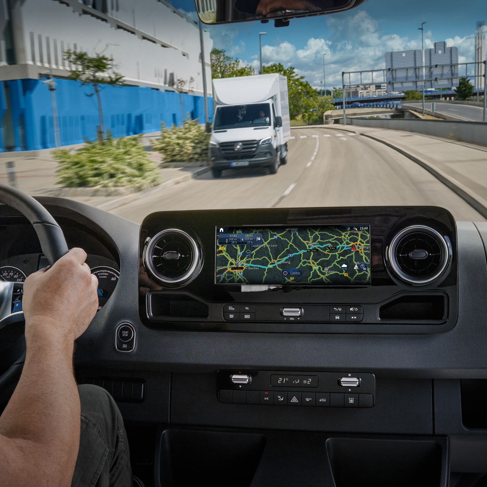 Live Traffic Information | Extras digitales | Mercedes-Benz Los extras digitales de Live Traffic Information de Mercedes-Benz en el sistema multimedia MBUX.