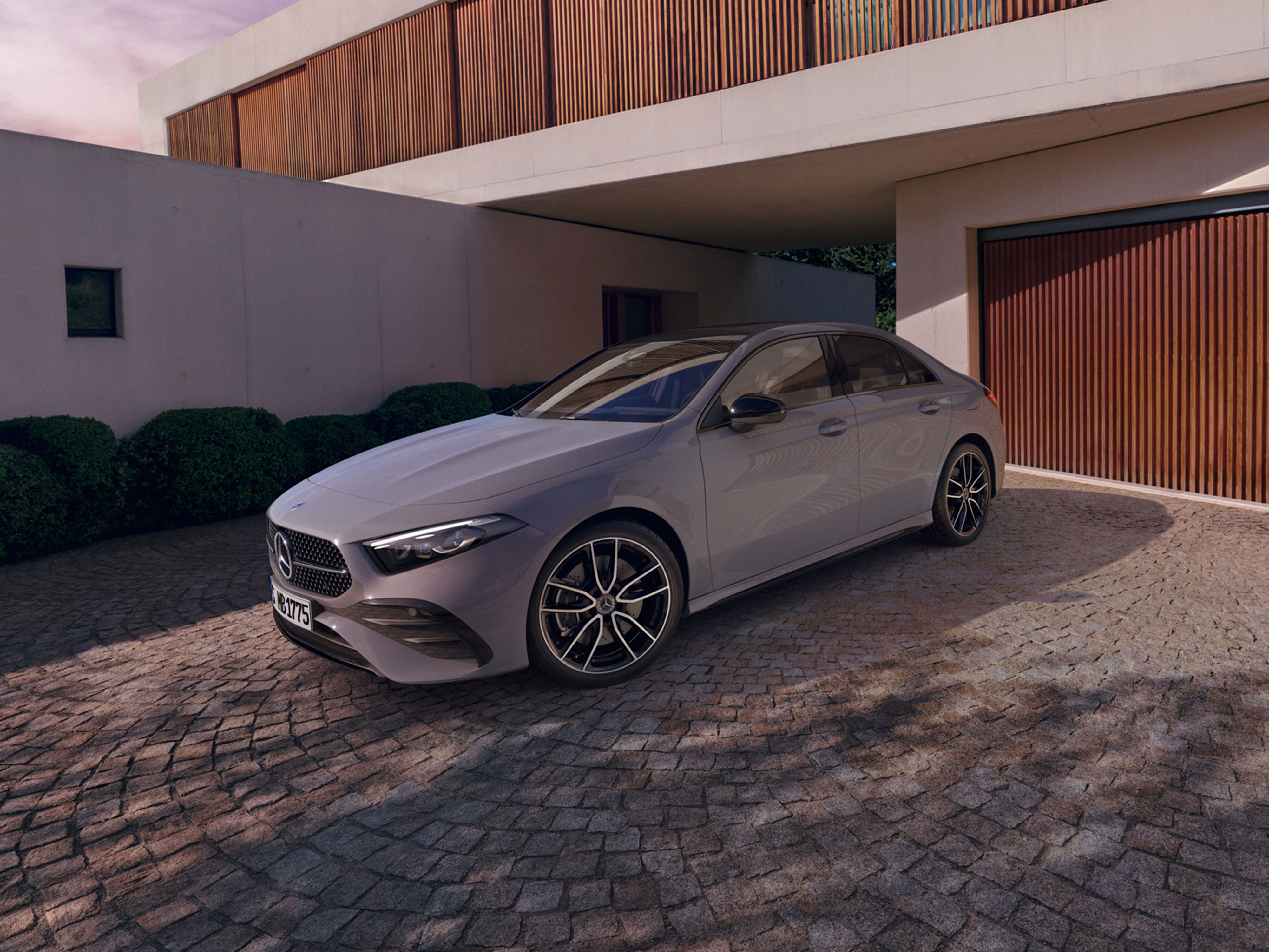 A 200 Sedán MH Night Edition