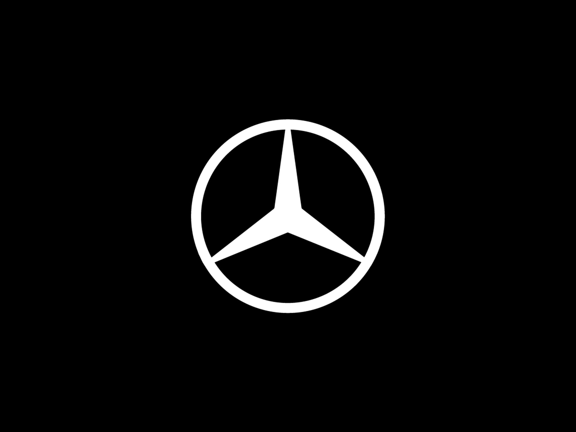 Reparaciones realizadas por técnicos certificados y refacciones originales Mercedes-Benz