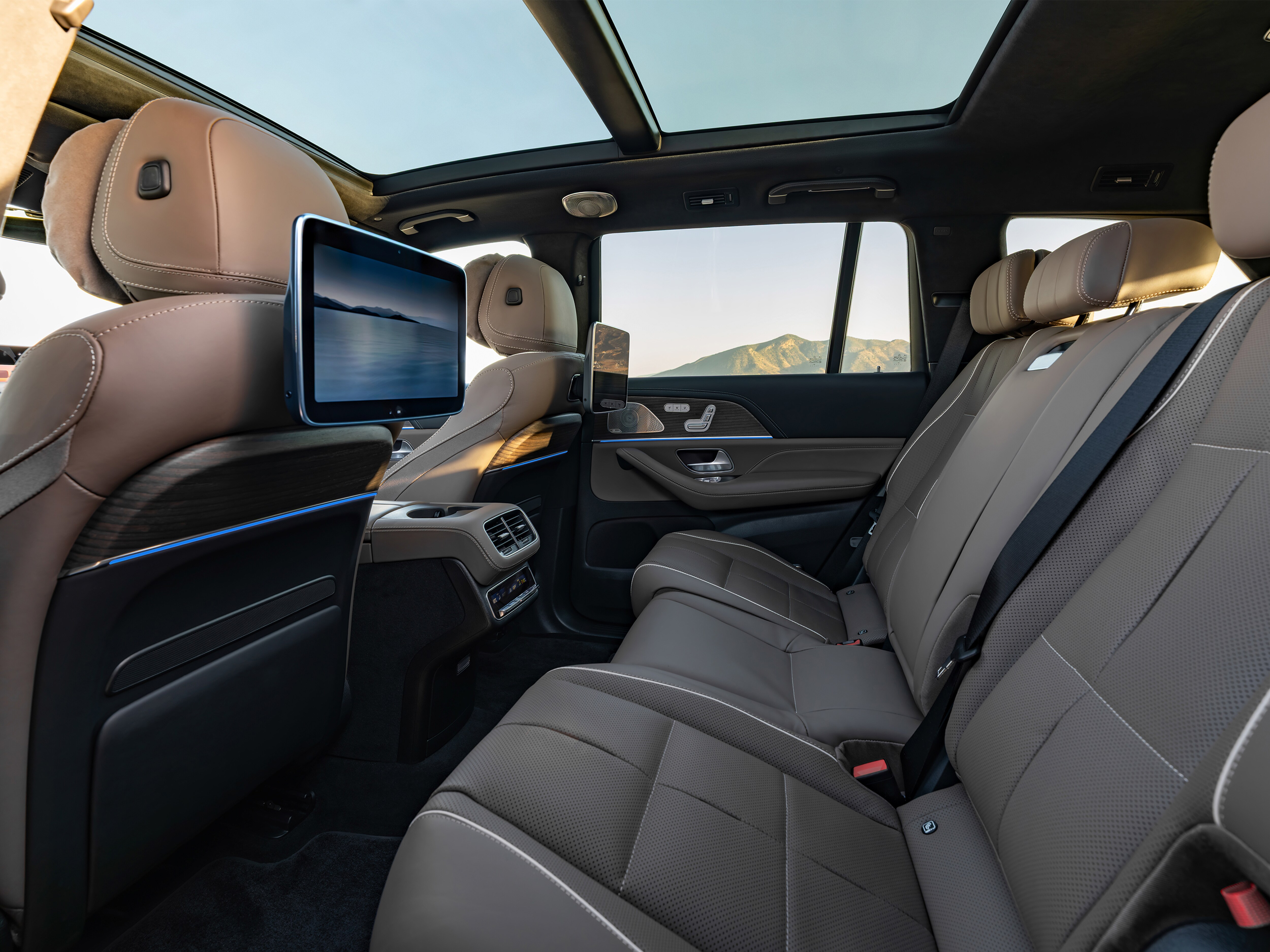 Más entretenimiento y productividad en la parte trasera