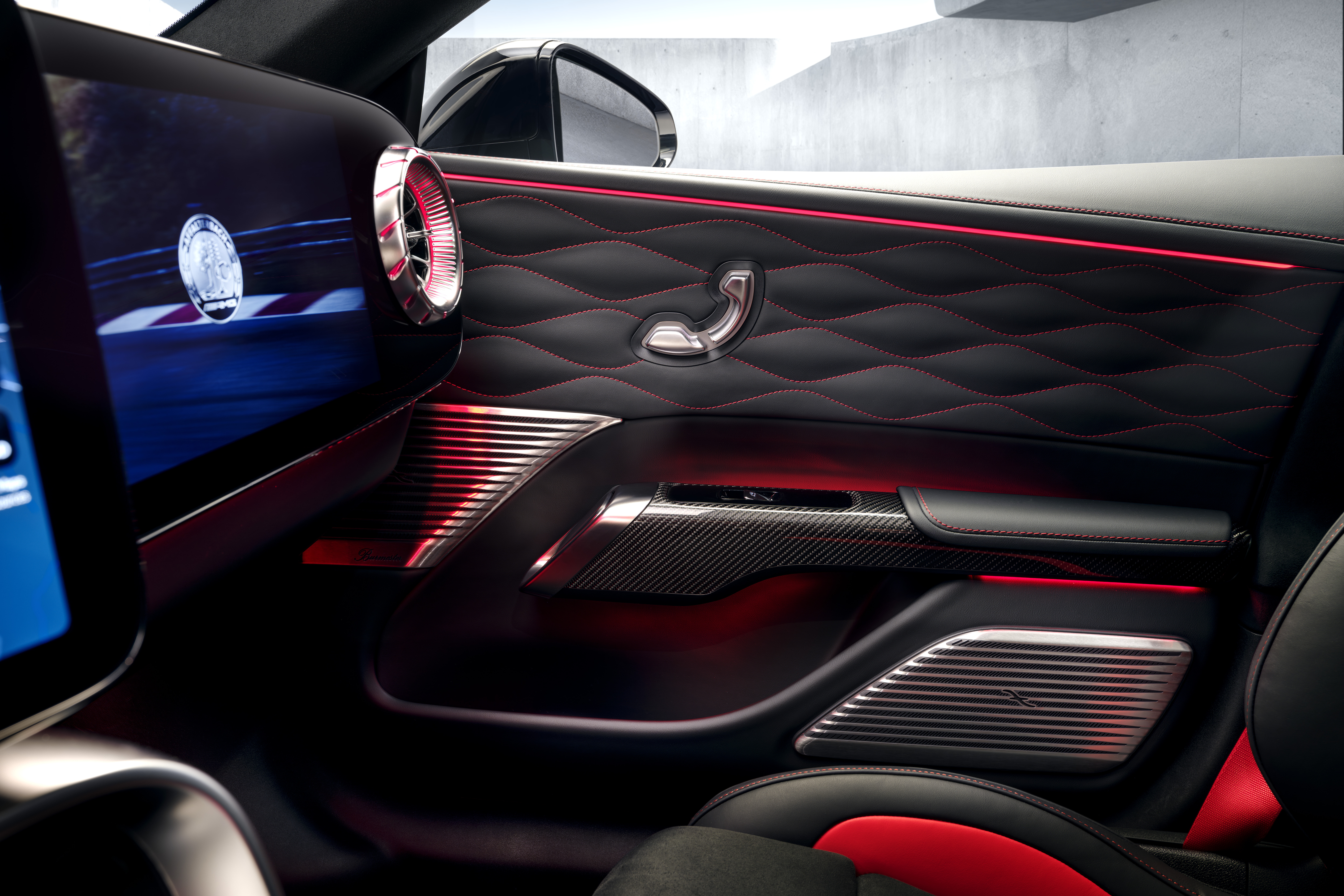 Diseño elegante de las puertas en el interior del nuevo AMG GT Coupé 4 Door