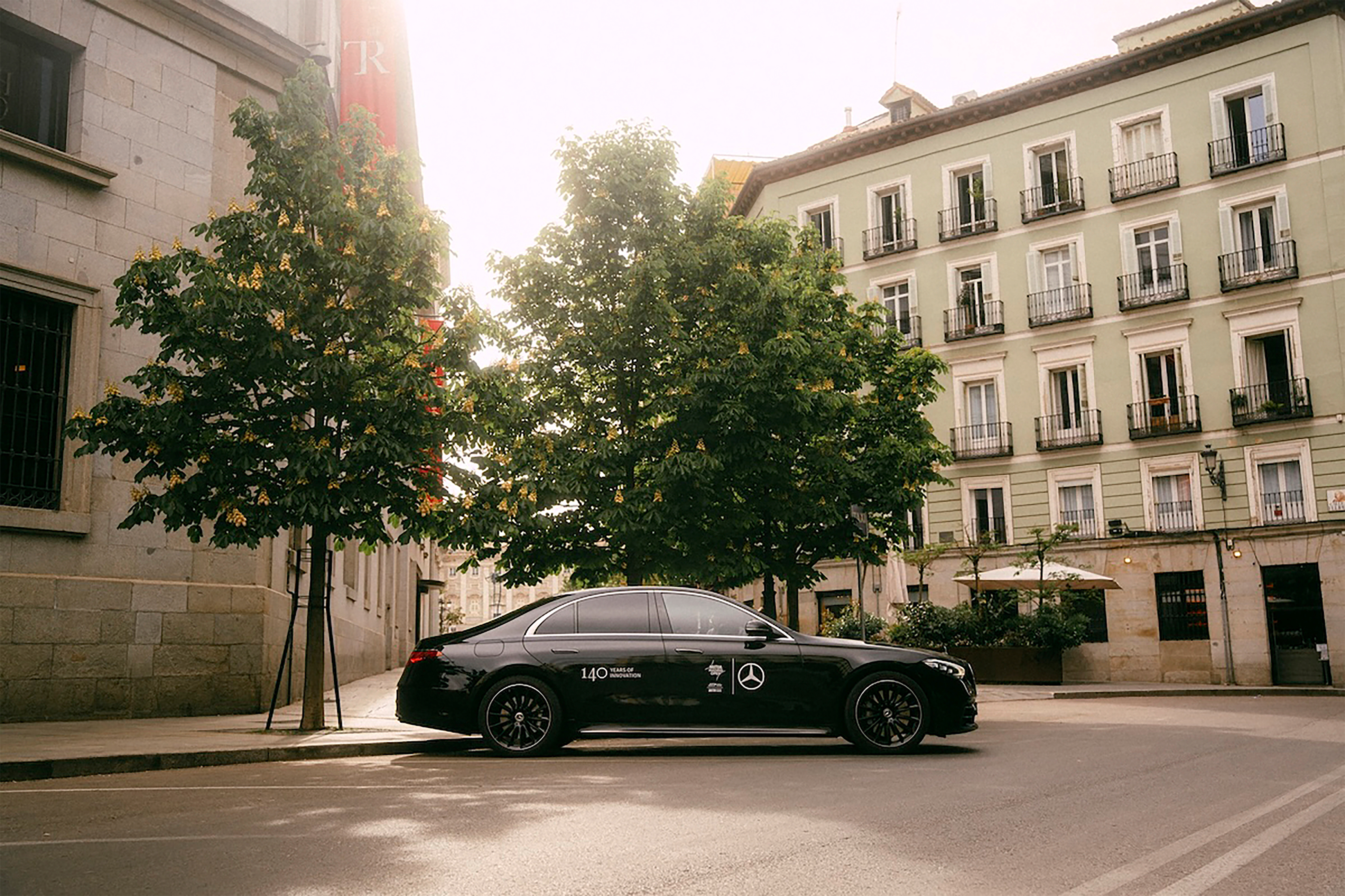 Mercedes-Benz crea una impactante propuesta visual para el tenis femenino internacional. Mercedes-Benz crea una impactante propuesta visual para el tenis femenino internacional.