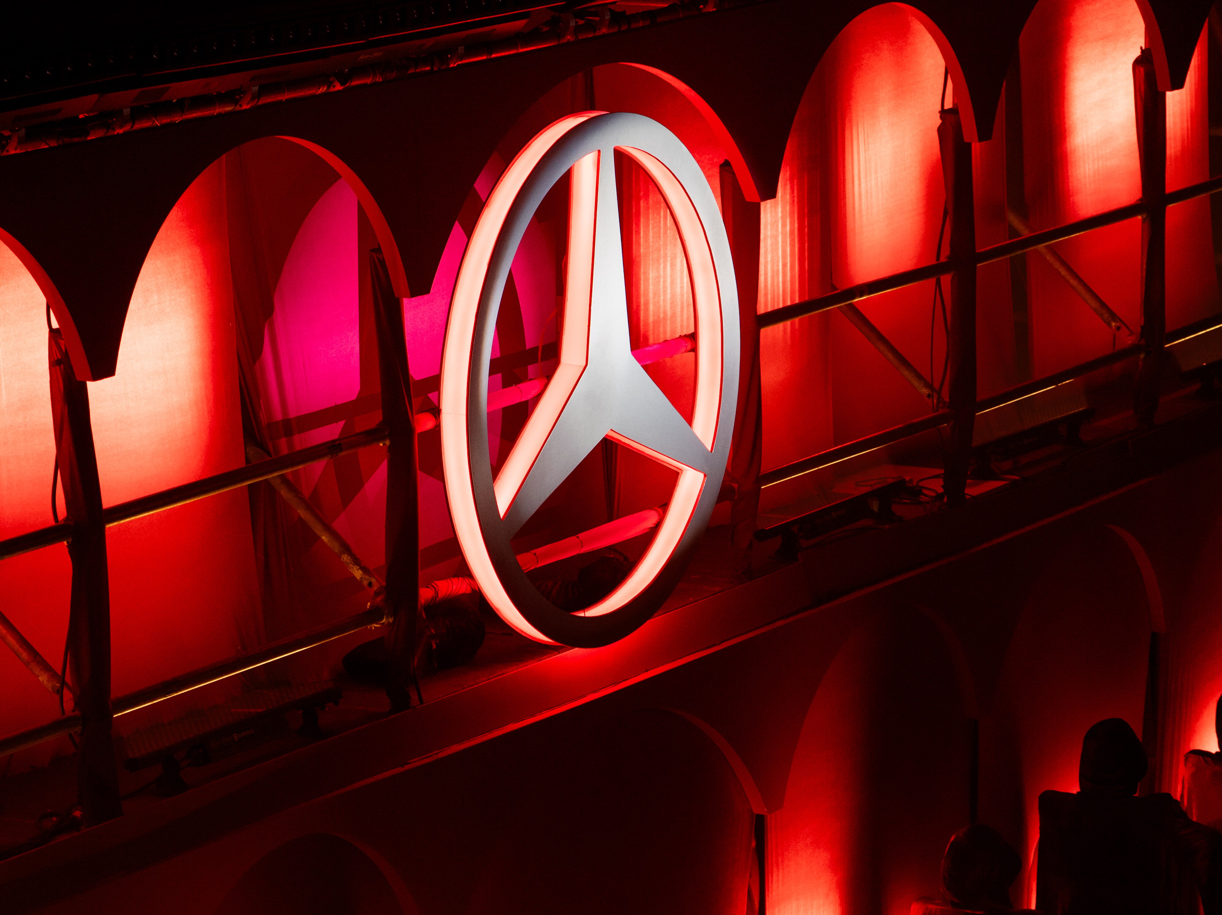 El nuevo Mercedes-Benz CLA está disponible en México en dos motorizaciones: CLA 200 Hybrid y CLA 100% eléctrico