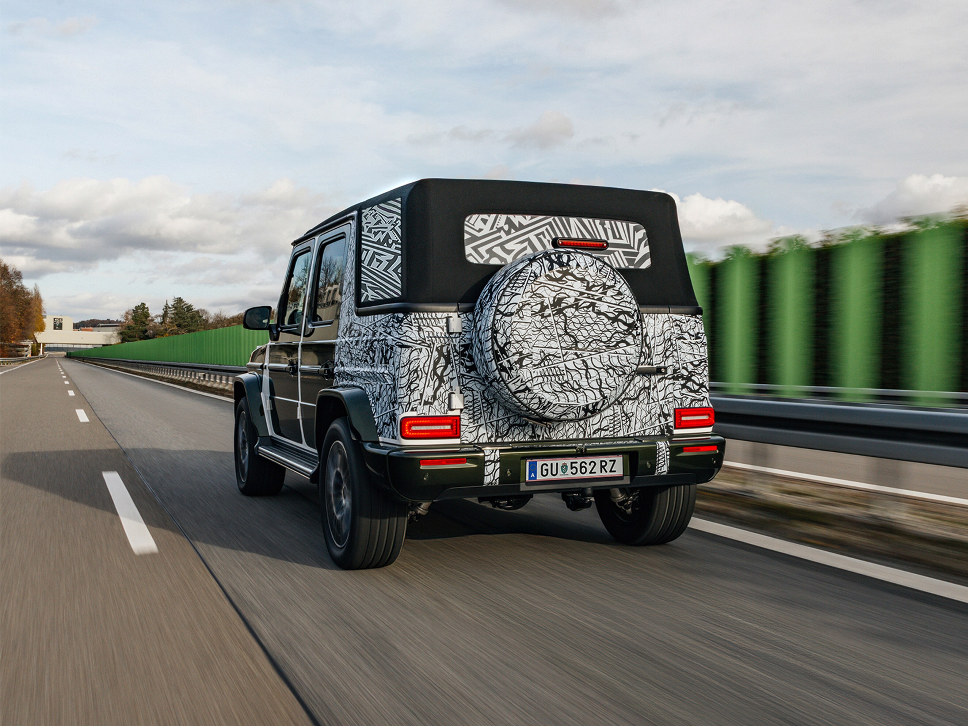 Clase G Cabriolet reafirma el compromiso inquebrantable de la marca con la excelencia y con seguir dando forma al futuro de este ícono todoterreno.