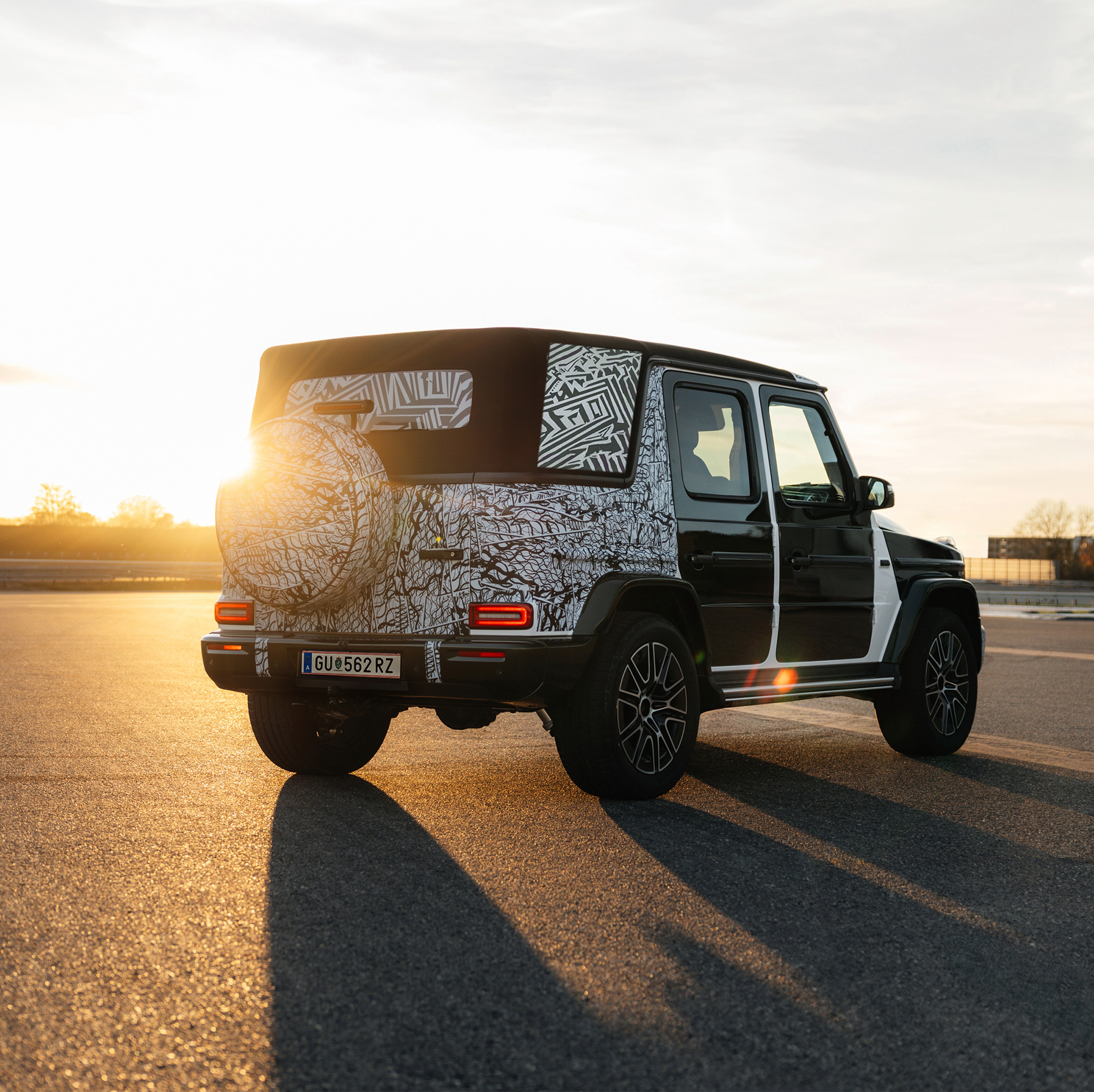 Clase G Cabriolet reafirma el compromiso inquebrantable de la marca con la excelencia y con seguir dando forma al futuro de este ícono todoterreno.