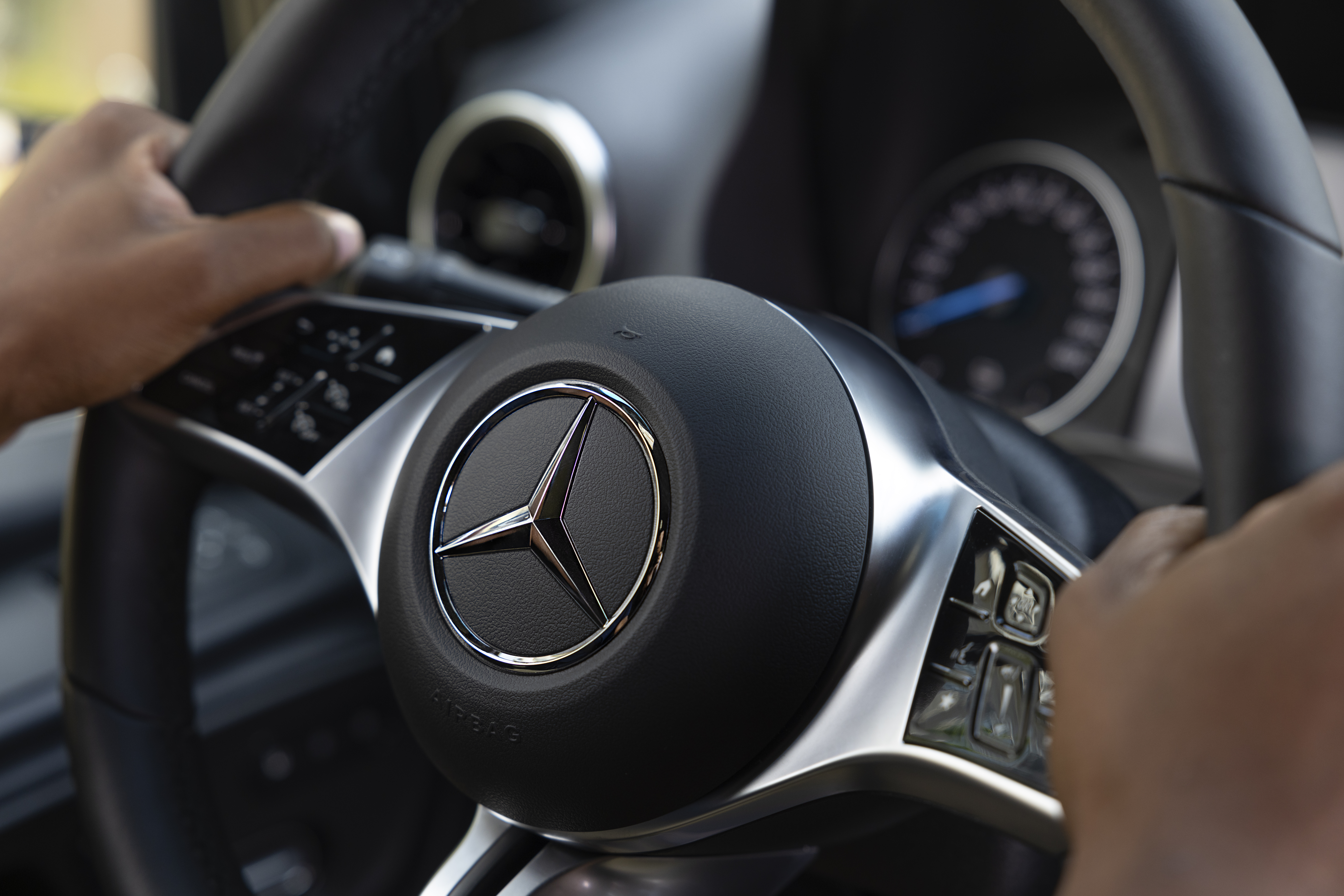 Mercedes-Benz Vanes Aparta donde quieras Mercedes-Benz Vanes Aparta donde quieras